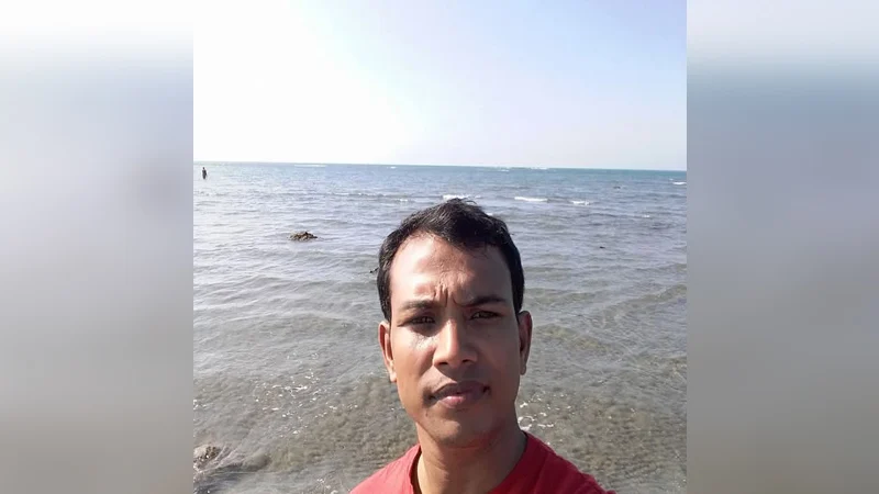 বাসায় ঢুকে ওষুধ কোম্পানির কর্মকর্তাকে কুপিয়ে ও শ্বাসরোধে হত্যা